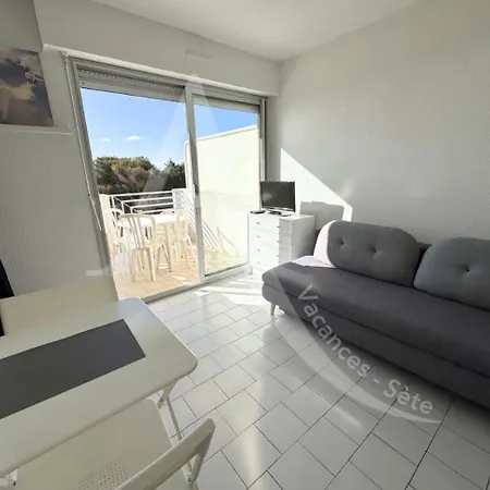 Apartment Avec Balcon Et Parking A 2 Pas Des Plages