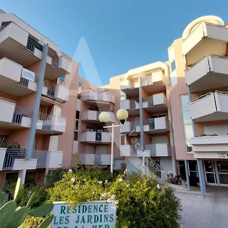 Avec Balcon Et Parking A 2 Pas Des Plages Apartment
